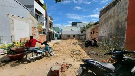 Bán lô đất duy nhất khu sầm uất bên Tiểu La, 85m2, phân lô vuông vức, chỉ 4,35 tỷ