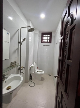 Bán Gấp HXH Trịnh Đình Trọng, Tân Phú, 4 Tầng BTCT, Đối diện UBND, Nhà Đẹp Chỉ Hơn 5 Tỷ