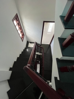 Bán Gấp HXH Trịnh Đình Trọng, Tân Phú, 4 Tầng BTCT, Đối diện UBND, Nhà Đẹp Chỉ Hơn 5 Tỷ