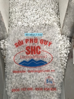 Sỏi ba màu dùng rải vườn