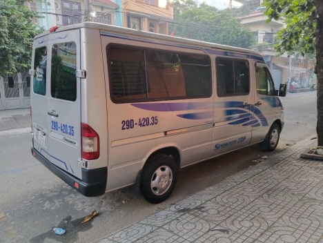 Gia đình cần bán xe Mercedes Van đời 2007 máy dầu