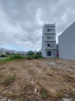 ĐẤT VÀNG - VỊ TRÍ KIM CƯƠNG - XÂY KHÁCH SẠN - NHÀ HÀNG - RA BIỂN 100M
