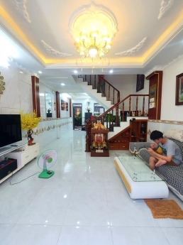 Chỉ 3,7 tỷ sở hửu ngay nhà Lê Thanh Nghị, Hải châu, 67m2, đẹp, còn mới