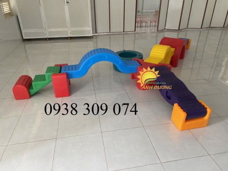 Bộ vận động thăng bằng 11 chi tiết và 12 chi tiết cho bé