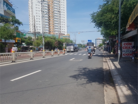 Cho thuê mặt bằng quán rộng 300m2 đường 30/4, Vũng Tàu
