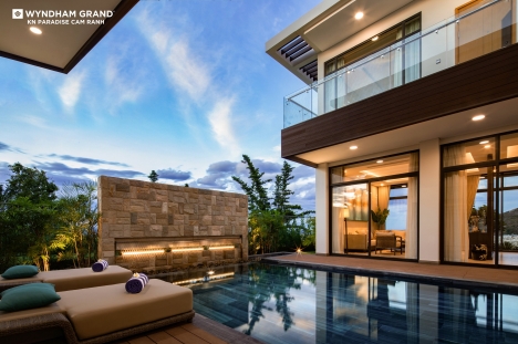 BÁN BIỆT THỰ XÂY SẴN FULL NỘI THẤT NẰM CẠNH SÂN GOLF VỪA VIEW BIỂN SỔ HỒNG LÂU DÀI