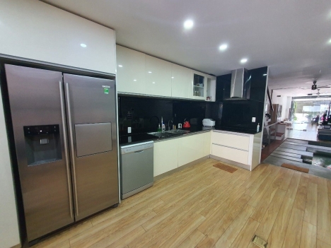 Bán căn Shophouse đường Nguyễn Hữu Thọ, Đà Nẵng. Có cả hồ bơi và hồ cá Coi trong nhà, thiết kế hiện