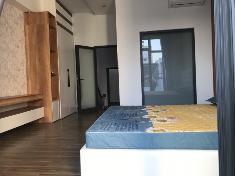 Nhà mặt tiền 3 tầng Nguyễn Huy Tự gần Kinh Dương Vương, tặng nội thất