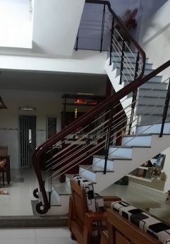 Mặt tiền Dương Bích Liên 3 tầng kinh doanh tốt,5m5 le3m, giá hơn 4 tỷ