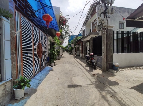 Nhà 2.5 tỷ 68m2 x2 kiệt ô tô tải tránh nhau gần Hoàng Thị Loan
