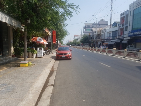 Cho thuê nhà mặt tiền 1 trệt 1 lầu đường 30/4, TP Vũng Tàu sạch sẽ