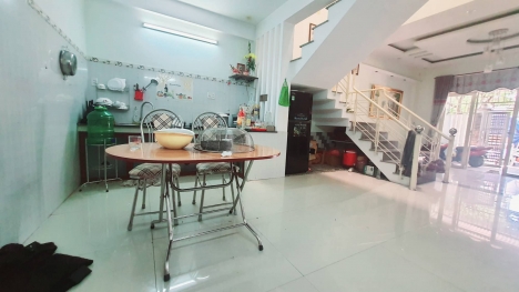 Nhà bán Mặt tiền đường 5,5 2 tầng,Nhà mới . 3 Tỷ nhỏ. Sổ đỏ trao ngay
