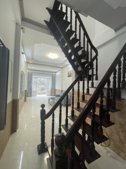 NHÀ LẦU GÓC 2 MẶT TIỀN HẺM 517 TRẦN QUANG DIỆU