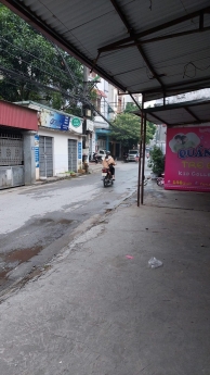 BÁN GẤP ĐẤT LỆ MẬT - Ô TÔ ĐÕ CỬA - GIÁ CHỈ 50TR/M - DT 65M - CÁCH 15M Ô TÔ TRÁNH - LH