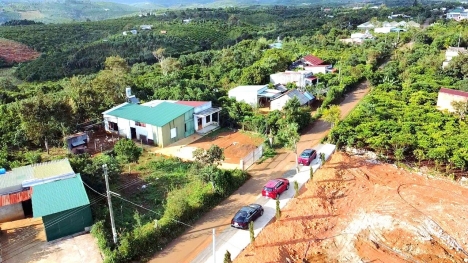 Đất thổ cư view đồi giá đầu tư chỉ từ 450 triệu , hạ tầng đường nhựa 6m vỉa hè đầy đủ  .