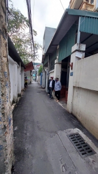 BÁN GẤP ĐẤT LỆ MẬT - Ô TÔ ĐÕ CỬA - GIÁ CHỈ 50TR/M - DT 65M - CÁCH 15M Ô TÔ TRÁNH - LH