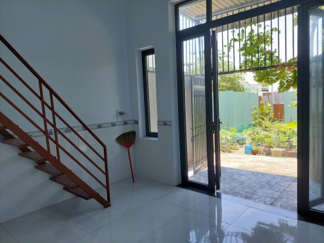 Bán nhà sổ riêng gần chợ ngã tư cây sung P. Trảng Dài chỉ 1,7tỉ