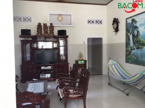 Bán nhà vườn có sẵn trái cây thuộc xã Thiện Tân,Huyện Vĩnh Cửu. Bán đất & nhà 734m2 mặt tiền đường