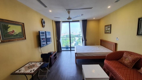 Cho thuê căn hộ Vinhomes Symphony studio  full đồ thiết kế giá 7.5 triệu/tháng.