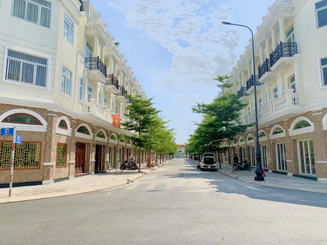 Bán đất nền thổ cư Icon Central đã có sổ, NH hỗ trợ vay 70%, LS 7,9% giá 2,55 tỷ.LH