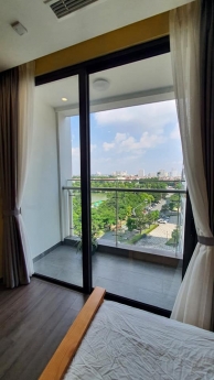 Cho thuê căn hộ Vinhomes Symphony studio  full đồ thiết kế giá 7.5 triệu/tháng.