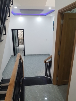 Nhà mới 3 tầng kiệt ô tô Bàu Năng 11 giá hơn 3 tỷ.