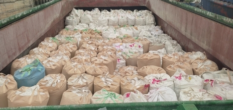 Đá hạt sản xuất gạch vỉa hè