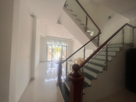 Cho thuê nhà gần biển Tân Trà Đà Nẵng rộng đẹp