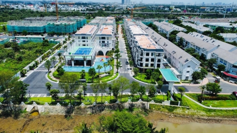 NHÀ PHỐ BIỆT THỰ TRÊN ĐƯỜNG VÕ CHÍ CÔNG CỦA CDT KHANG ĐIỀN ĐÃ HOÀN THÀNH 90%
