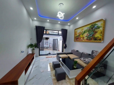 Nhà Đồng Kè đối diện chợ Hòa Khánh, ô tô ngủ trong nhà