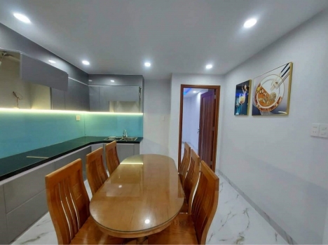 Nhà Đồng Kè đối diện chợ Hòa Khánh, ô tô ngủ trong nhà