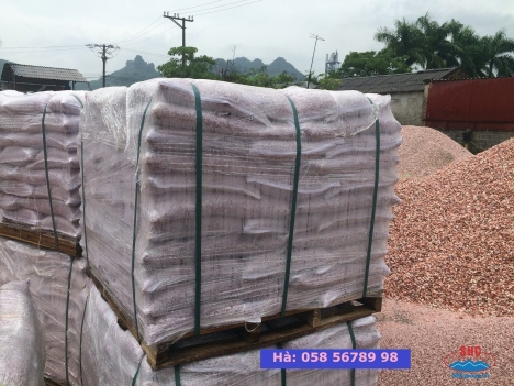 Sỏi vàng quay trang trí