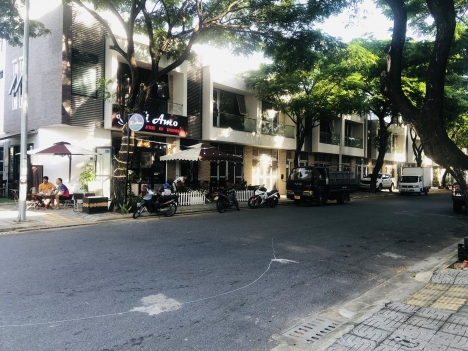 Nhà kinh doanh shophouse FPT, hướng đông, 108m2, 2 tầng 1 tum, 4.55 tỷ