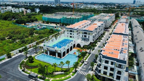 NHÀ PHỐ BIỆT THỰ TRÊN ĐƯỜNG VÕ CHÍ CÔNG CỦA CDT KHANG ĐIỀN ĐÃ HOÀN THÀNH 90%