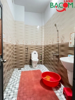 Bán nhà Mái Thái xây ở đẹp, đường bê tông xe hơi, 100m2, SHR, thổ cư, p Hoá An, Biên Hoà
