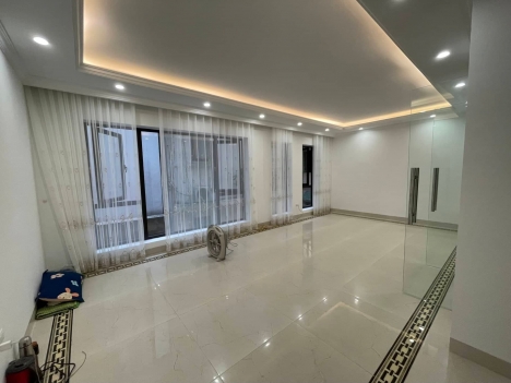 Siêu hot!!! Bán nhà cực đẹp phố Đội Cấn. 60m2, 6 tầng, mt 7.2m. Giá: 14.6 tỷ.