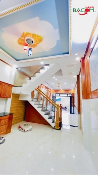 Chỉ 2,750 tỷ.Bán nhà 1 Trệt 1 Lầu 64m2 SHR thổ cư đường ô tô (P. Hoá An)