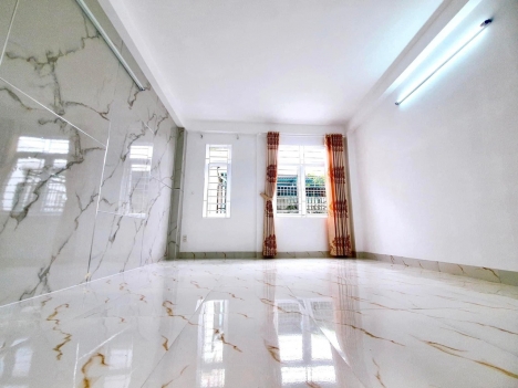 HẠ GIÁ 100TR CHỦ BÁN NHANH NHÀ 3 TẦNG 3 MÊ SÁT ĐƯỜNG HÀ HUY TẬP