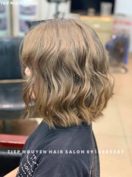 Xoăn hippie, để kiểu tóc mái nào phù hợp với mặt tròn. - Tiệp Nguyễn Academy.