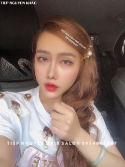 Xoăn hippie, phong cách thời thượng giúp nàng trẻ trung. - Tiệp Nguyễn Academy.