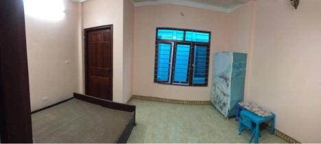 Cho thuê nhà nguyên căn tại đường Ngô gia khảm đối diện bến xe Gia lâm , giá 12tr/th , lh e