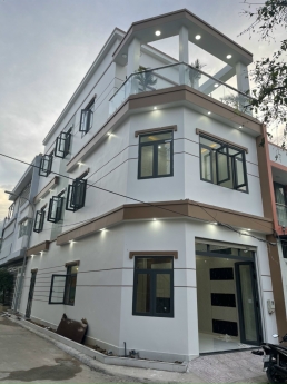 BÁN NHÀ MỚI XÂY TẠI PHƯỜNG HÓA AN. SỔ RIÊNG.ĐƯỜNG  XE HƠI LỚN