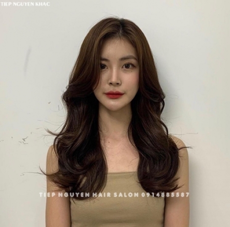Uốn layer, kiểu tóc thu hút mọi ánh nhìn cho giới trẻ. - Tiệp Nguyễn Academy.