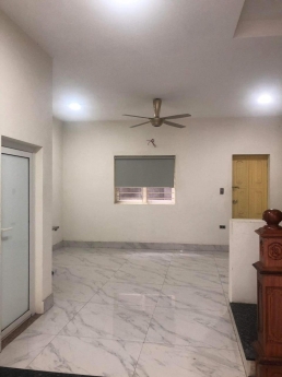 Cho thuê nhà nguyên căn 5 tầng mặt đường Đức Giang 70m2 20tr/th