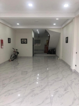 Cho thuê nhà nguyên căn 5 tầng mặt đường Đức Giang 70m2 20tr/th