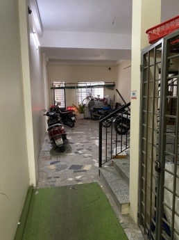 Mặt tiền Lý Thái Tông, 5 tầng, kẹp cống, 125m2, đường 7m5 thu nhập 35tr,