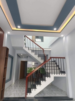 Bán nhà Mới xây 2 tầng 2 mê k4m15 Nguyễn Trãi, 2,x tỷ, full nội thất có tl