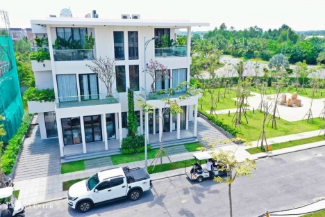 bán Biệt thự liền kề sân Golf Long An, cạnh Vinhomes 900ha dtich 84m2 giá chỉ 3ty7 tlcc.