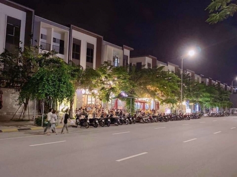 Shophouse 120m2 kinh doanh tốt tại khu đô thị xanh Centa VSIP, Cách Long Biên 12km. LH