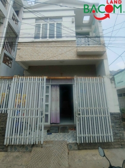 2TY950 Bán nhà 1 trệt 1 lầu 2MT 60m2 gần trường Nguyễn Du Phường Quyết Thắng Biên Hòa